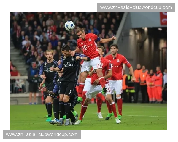 欧冠史诗对决：皇马与拜仁的绿茵绝杀集锦，重燃激情！